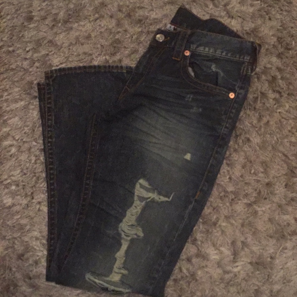 Men true religion distressed denim jeans size 33.